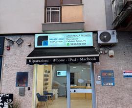 Negozio telefonia traversa Viale Lazio
