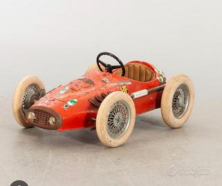 Auto a pedali Giordani