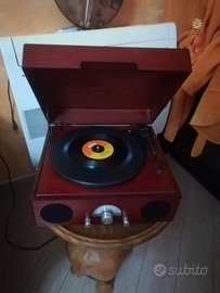 Giradischi con radio