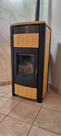 Stufa a pellet MCZ 11,5 kW canalizzata.  