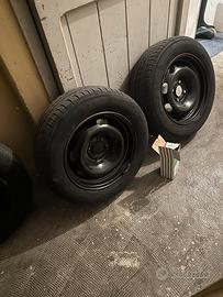 Gomme e cerchi ferro Peugeot r15