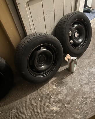 Gomme e cerchi ferro Peugeot r15