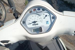 Vespa 50.