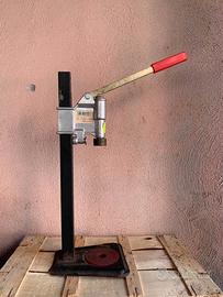 Tappa bottiglie a colonna tappi a corona