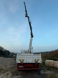 Iveco 145-17 con gru bonfiglioli 12.500 cn antenna