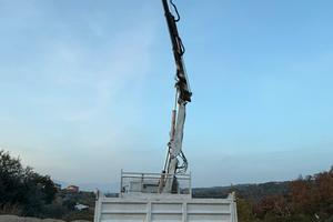 Iveco 145-17 con gru bonfiglioli 12.500 cn antenna