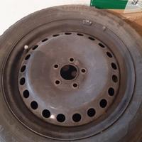4 ruote più copricerchi per Ford mondeo