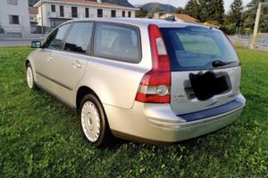Volvo v50 2.0 diesel 136cv.