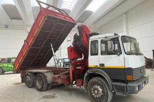 Iveco 175 - 3 assi - ribaltabile e gru