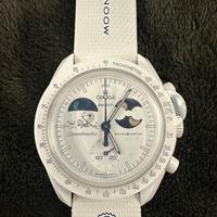 MoonSwatch Earthphase Moonshine Gold “Cold Moon”