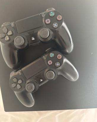 Ps4 pro 500gb+2joystick+gtaV