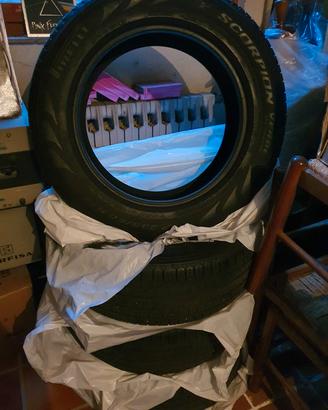 Gomme Pirelli 235/60 R18