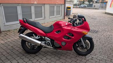 SUZUKI GSX 600 F