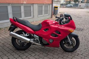 SUZUKI GSX 600 F
