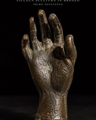 Mano antica scultura bronzo ad memoriam