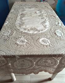 Tovaglia antica in lino ricamata