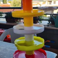 Torre a spirale con palline a sonagli