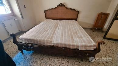 Letto Matrimoniale Antico in legno