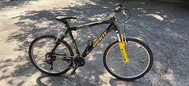 Mountain Bike 26 Giant nuova