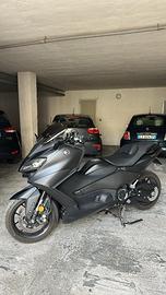 Tmax 560 2023