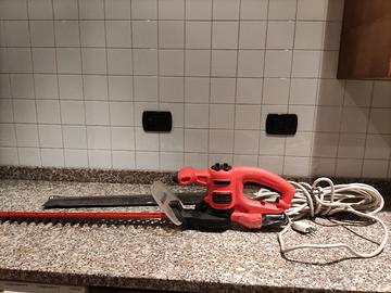 tagliasiepe elettrico black decker
