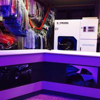 Macchina lavasecco bancone catena trasporta abiti