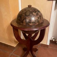 Mappamondo portabottiglie in legno