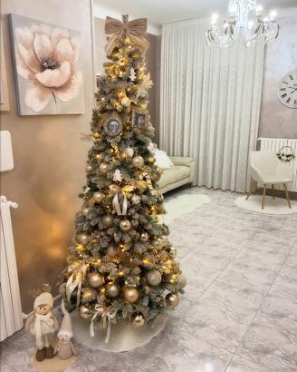 Albero di Natale slim innevato 210 cm