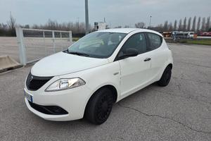 Lancia ypsilon 45000km 