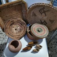 Lotto vassoi, scatola e altro in vimini sardi