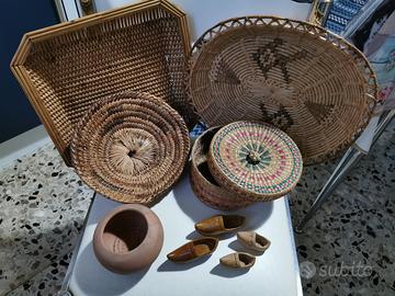 Lotto vassoi, scatola e altro in vimini sardi