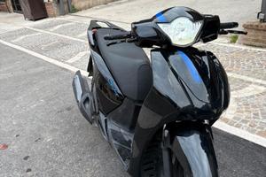 Honda SH 125 Sport.
