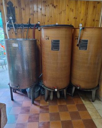 2botti in vetroresina 1 acciaio