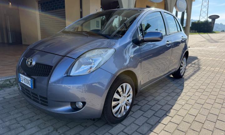 Toyota Yaris 1.0 5 porte