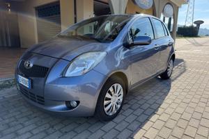 Toyota Yaris 1.0 5 porte