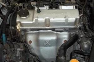 MITSUBISHI LANCER 1.6 motore e ricambi