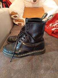 stivali dr. Martens da donna num 38