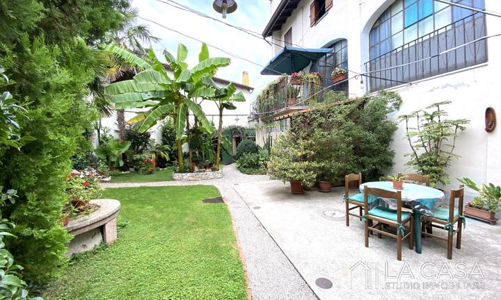 Palazzo a Valvasone Arzene (PN)