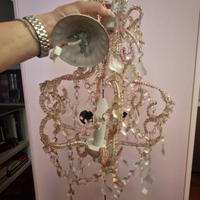 Lampadario a gocce rosa 