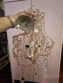 Lampadario a gocce rosa 