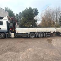 Camion con rimorchio