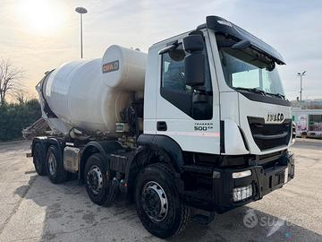 IVECO TRAKKER 500 con betoniera CIFA