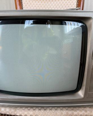 Televisore vintage Gruding Super color c2204