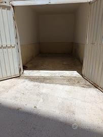 Box auto piccolo n. 2 zona Questura Caltanissetta