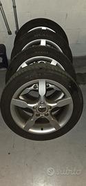 Gomme con cerchi in lega
