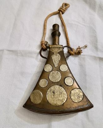 antica fiasca da polvere da sparo marocchina