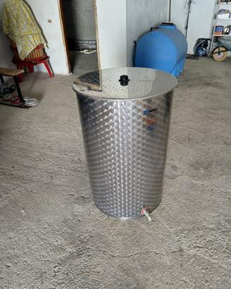 Serbatoio 300 litri per vino e olio