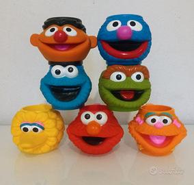 Lotto di 7 tazze plastica Sesame Street Muppet