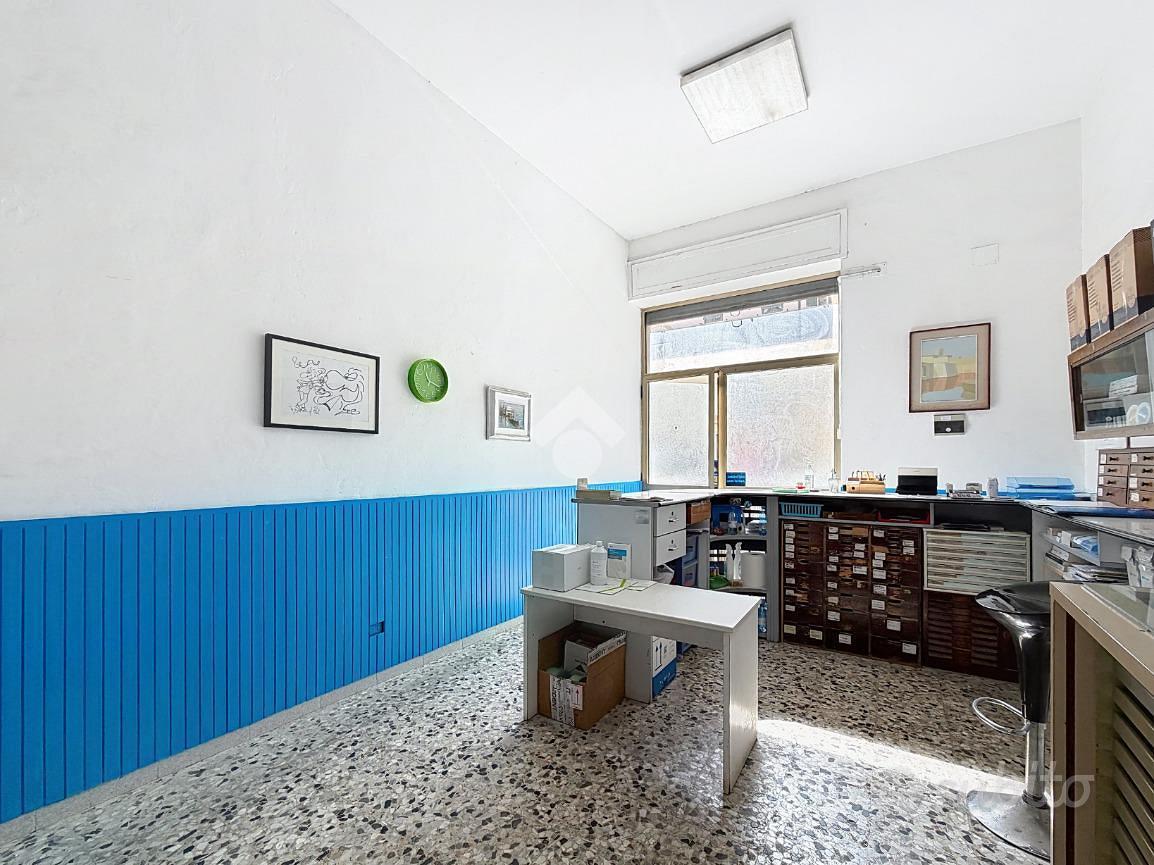 NEGOZIO A LIVORNO - Vista 3