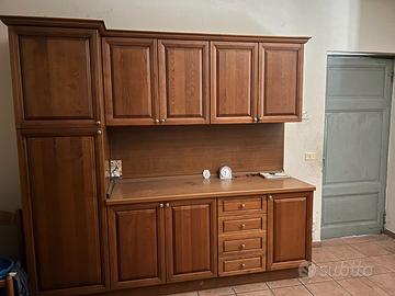 Credenza in perfetto stato di conservazione
